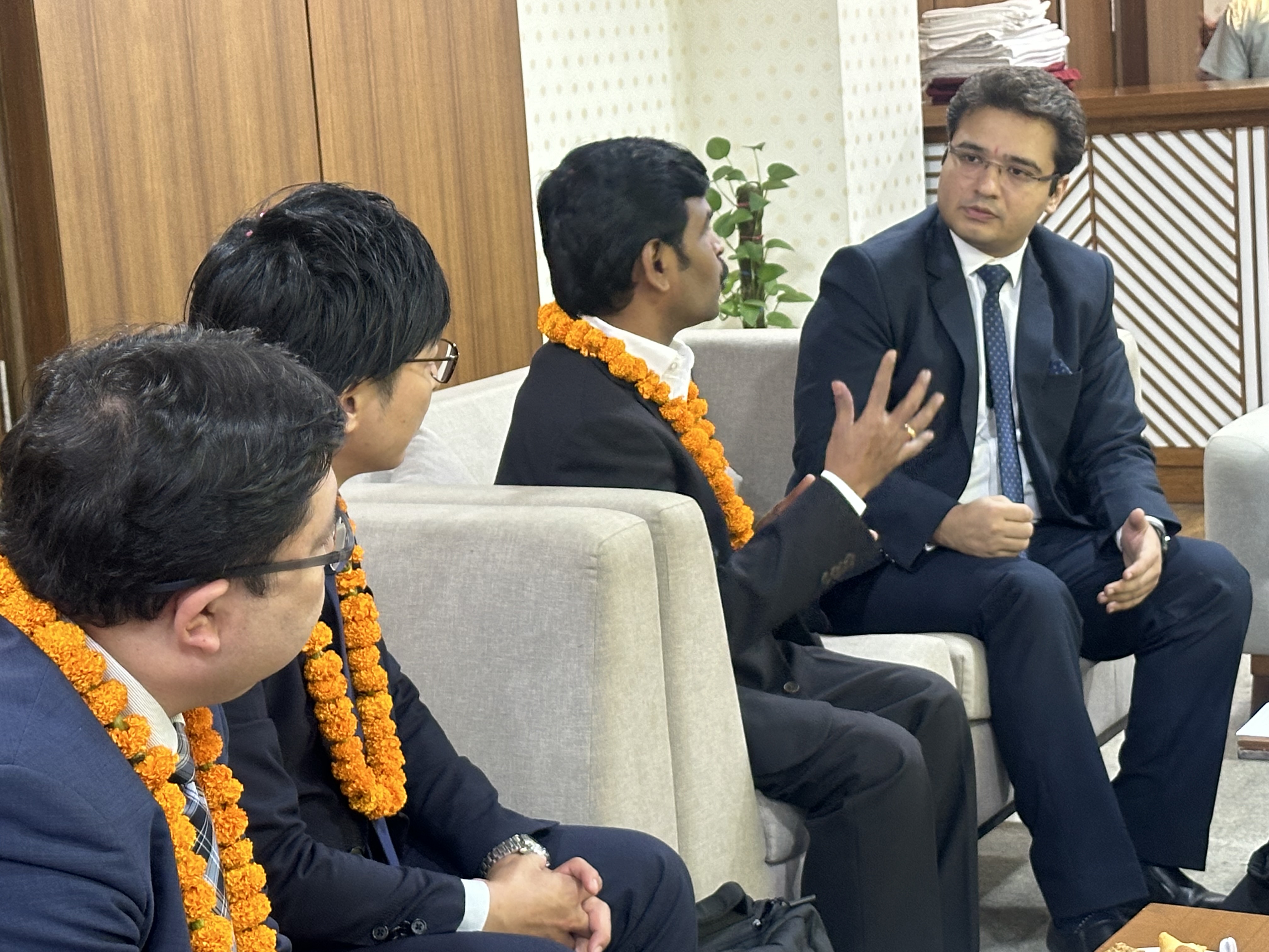 Meeting with international delegation